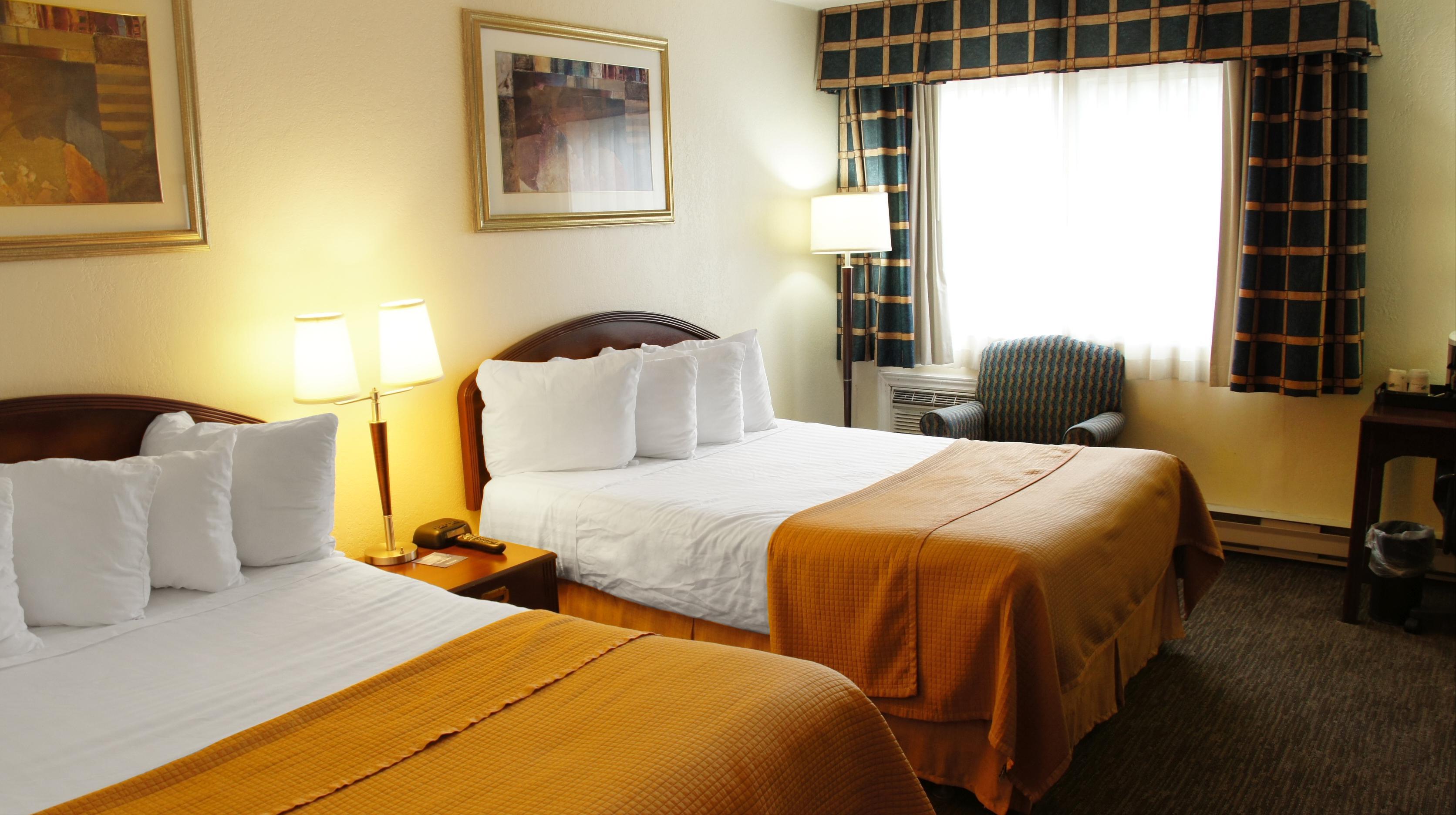 Travelodge By Wyndham Ottawa East Екстер'єр фото
