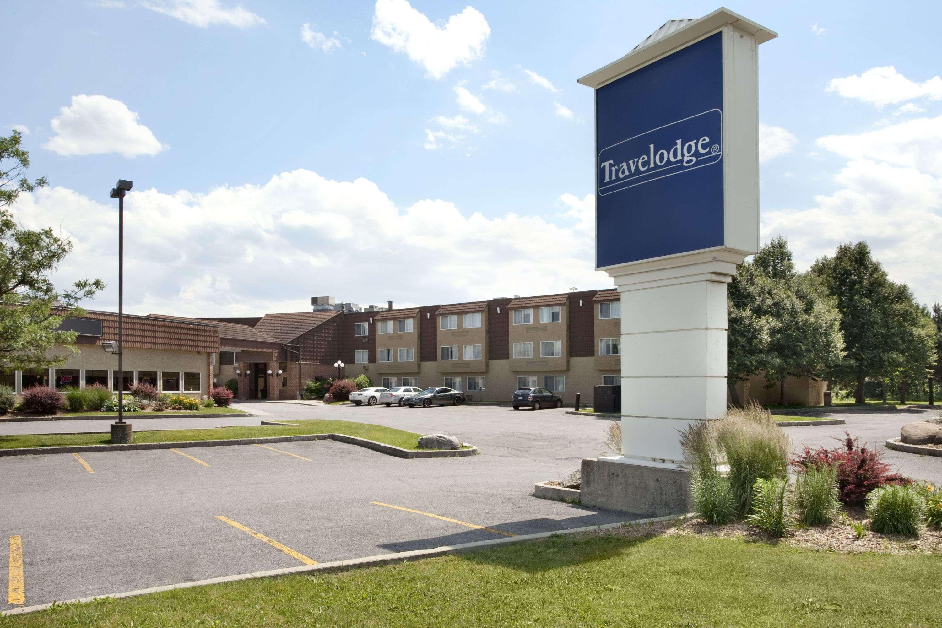 Travelodge By Wyndham Ottawa East Екстер'єр фото