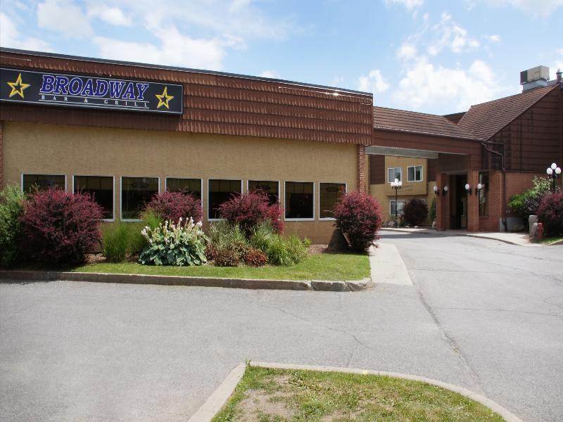 Travelodge By Wyndham Ottawa East Екстер'єр фото